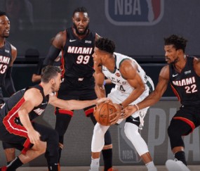  巴特勒25+10+5，热火送雄鹿赛季第三败  